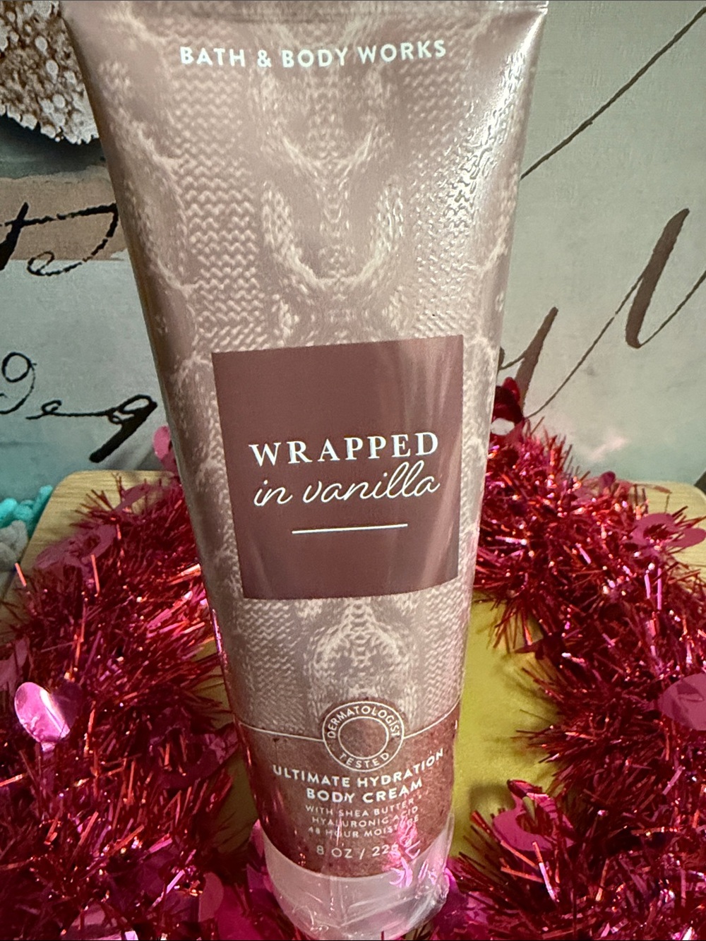 Bath & Body Works Wrapped in Vanilla Body Cream - Mauve Pink